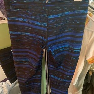 Old Navy Cropped Athletic Leggings